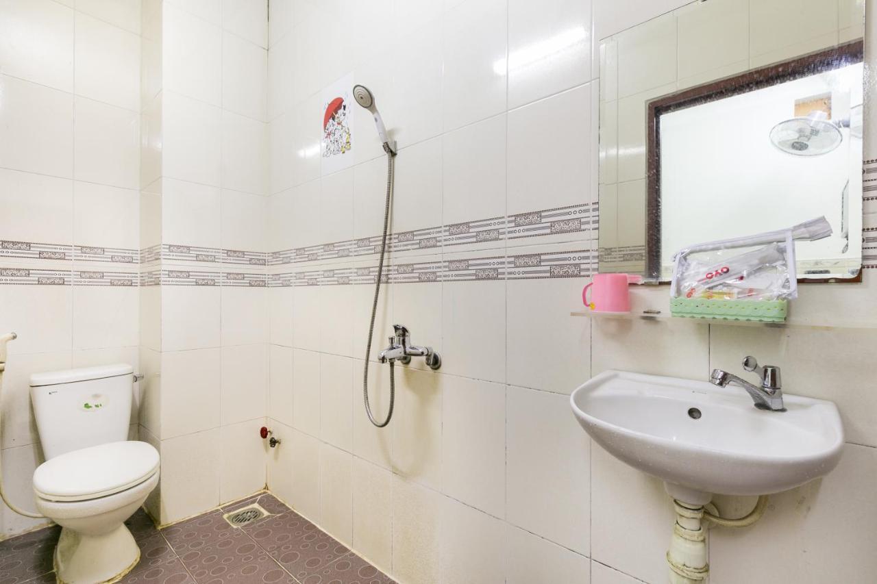 Oyo 372 Vy Ha Hotel Ho Chi Minh City Exterior photo